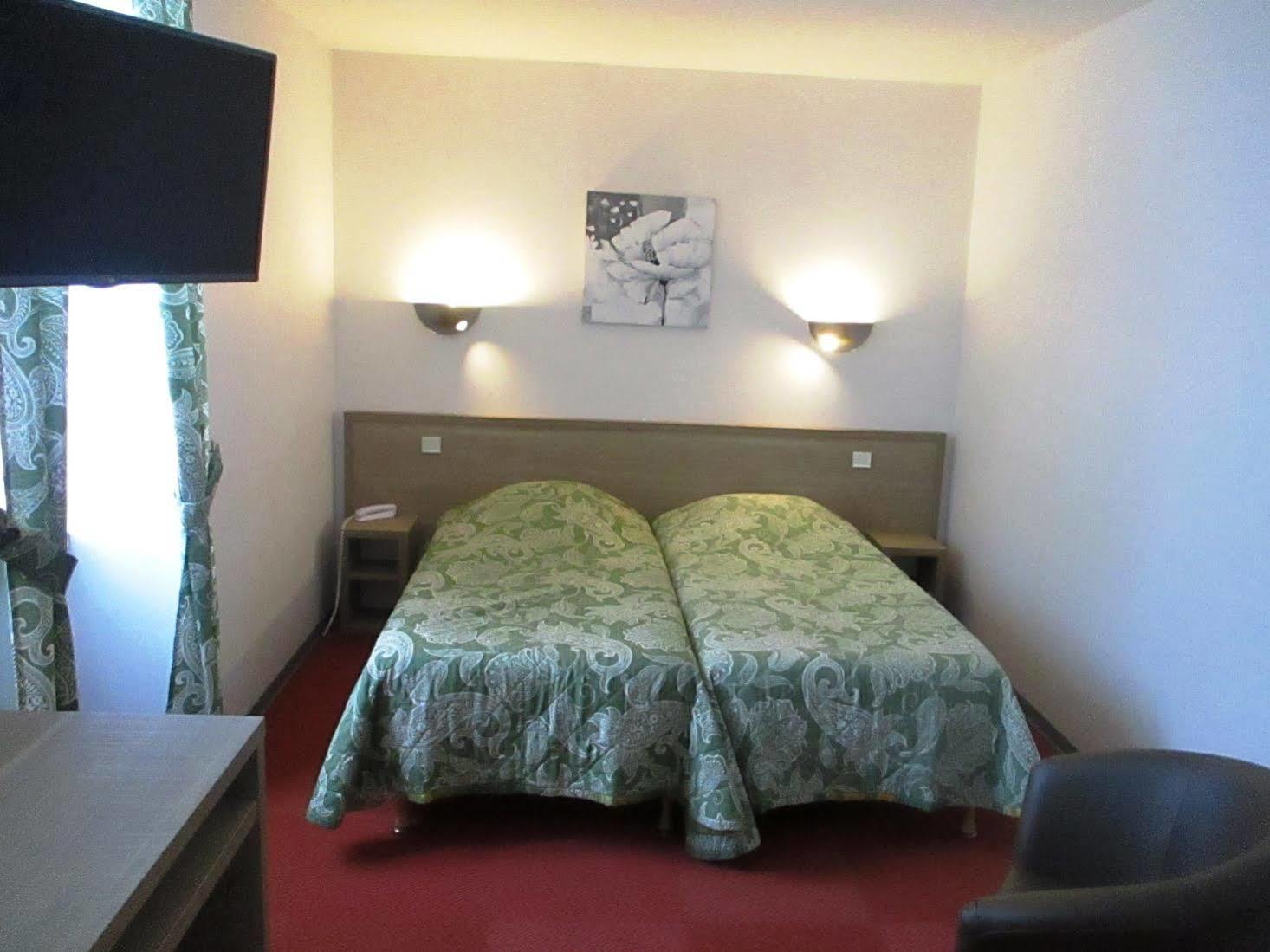 Hotel Du Lac Huelgoat Εξωτερικό φωτογραφία
