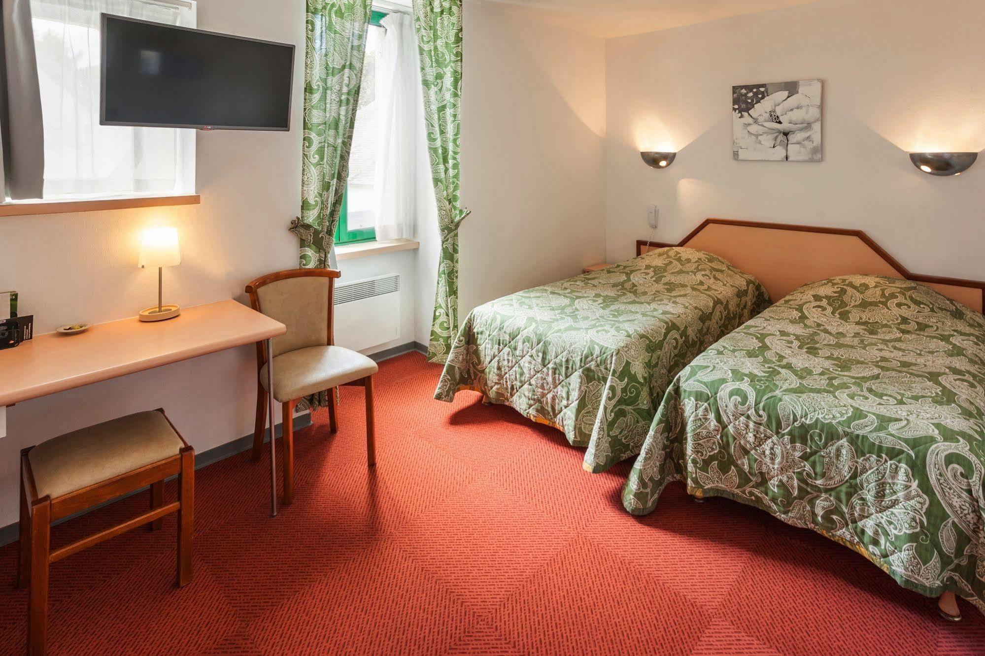 Hotel Du Lac Huelgoat Εξωτερικό φωτογραφία